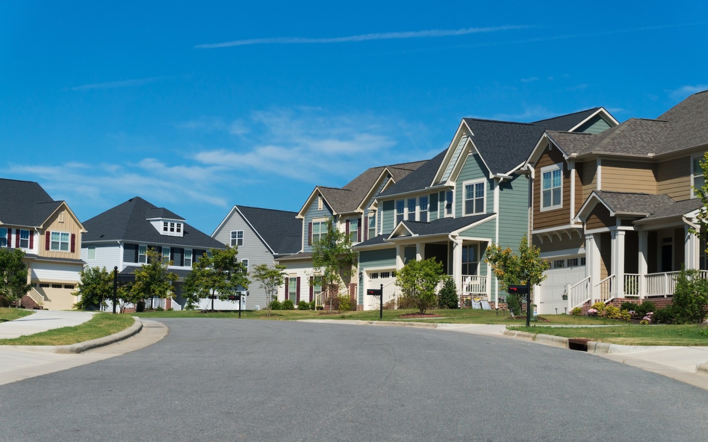 Street,Of,Residential,Houses